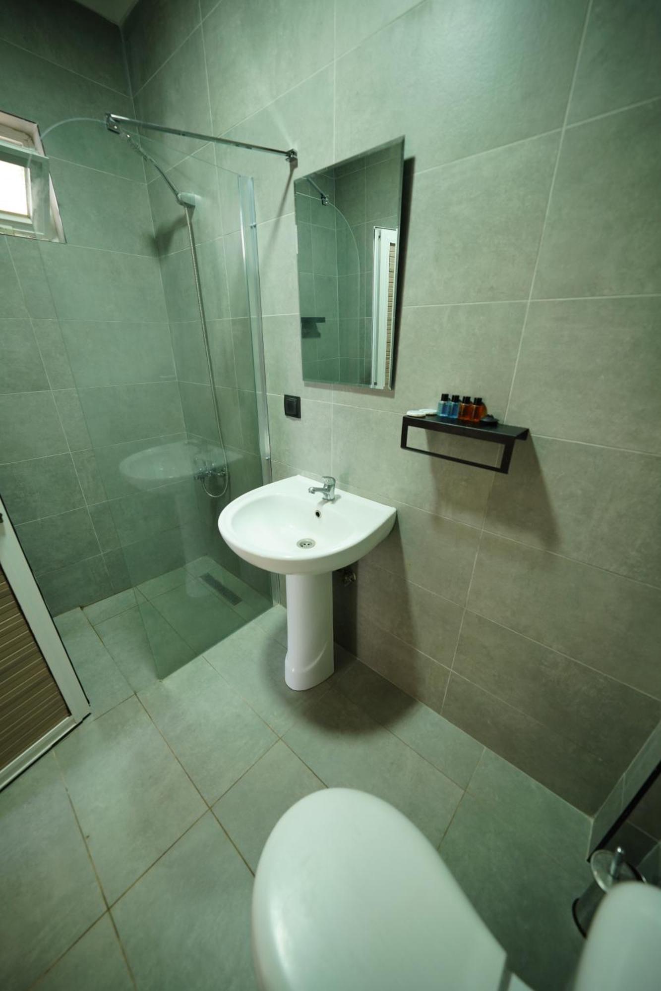 Otel Chillos 3*
